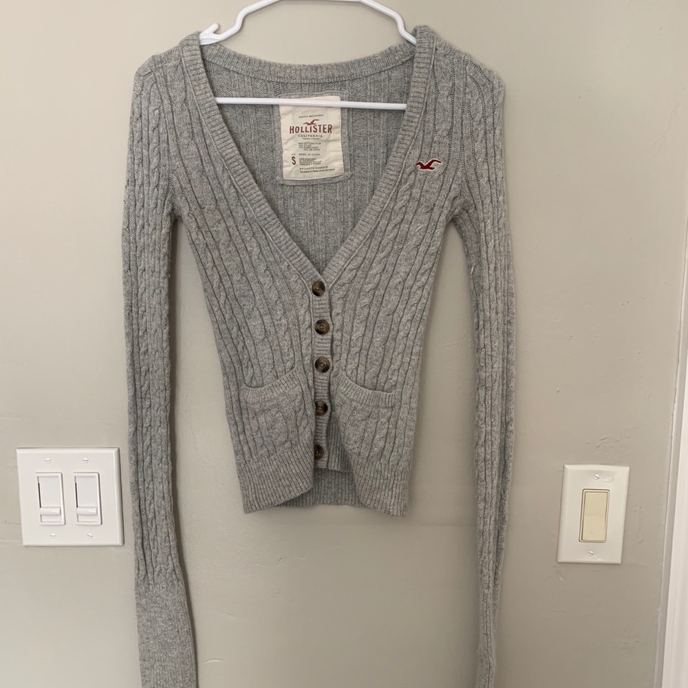 Hollister sweater